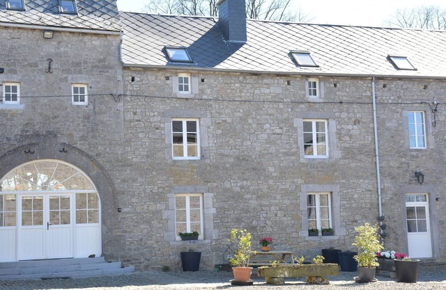 Annexe of a magnificent 17th-farm, tastefully renovated, in the country