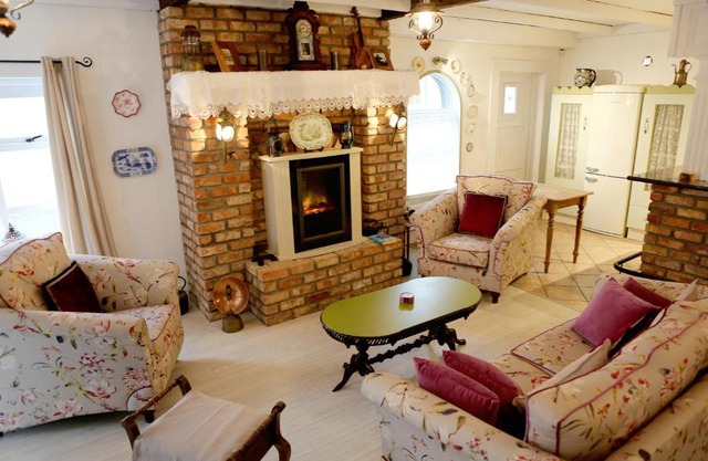 Annie's Corner House