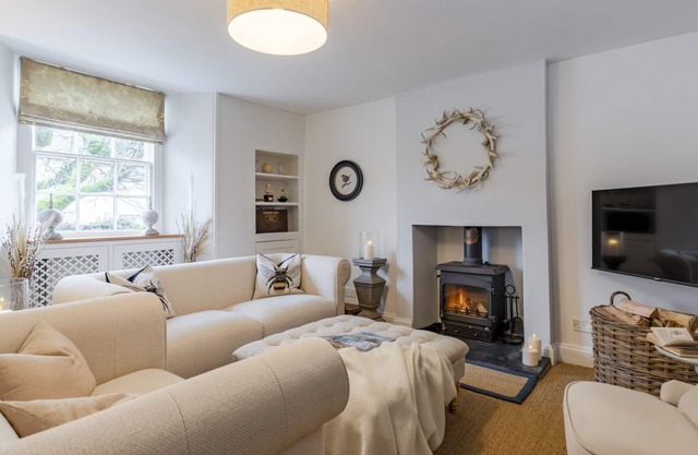 Antelope Cottage - Northleach, Cotswolds - near pubs
