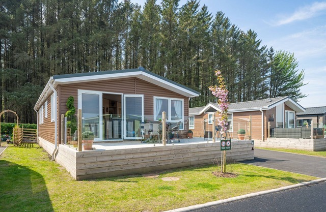 Antler Lodge - Meadows Retreat Lodge Park
