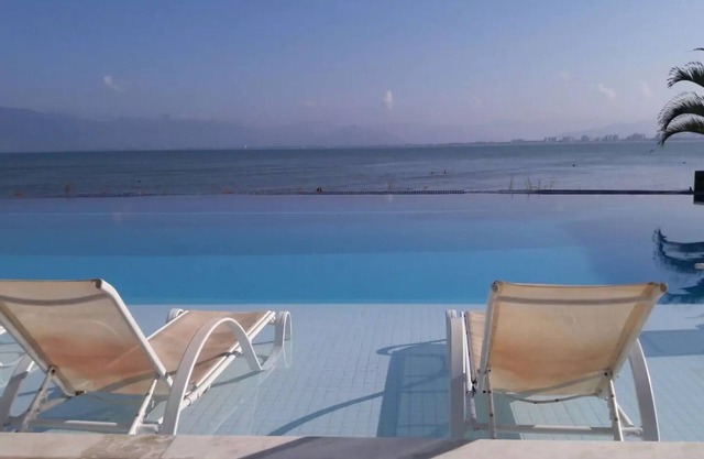 APART FOOT IN THE SAND WITH HEATED POOL - Prainha, Caraguatatuba