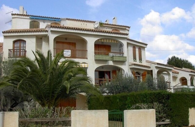 APART. SLEEPS 6 -FREE WIFI - 200mts from Golden Beach. HUTTE-002428
