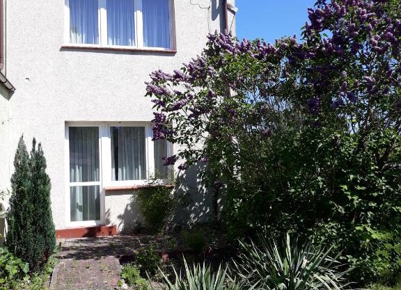 Apartament – 3 pokojowe dwupoziomowe mieszkanie z ogrodem