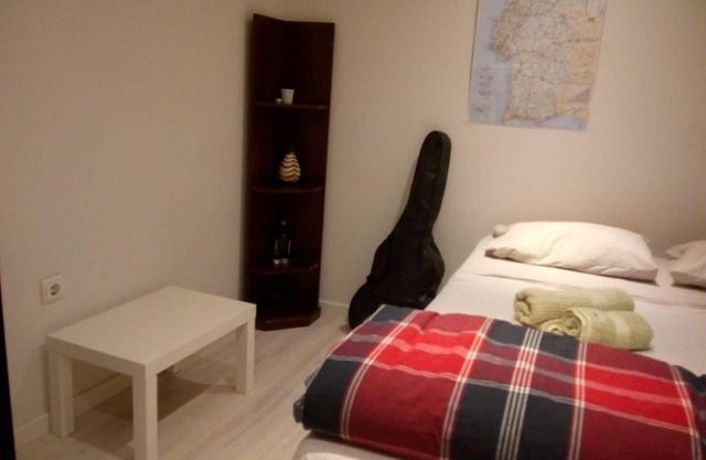 Apartamento/Quarto excelente próximo ao Rato