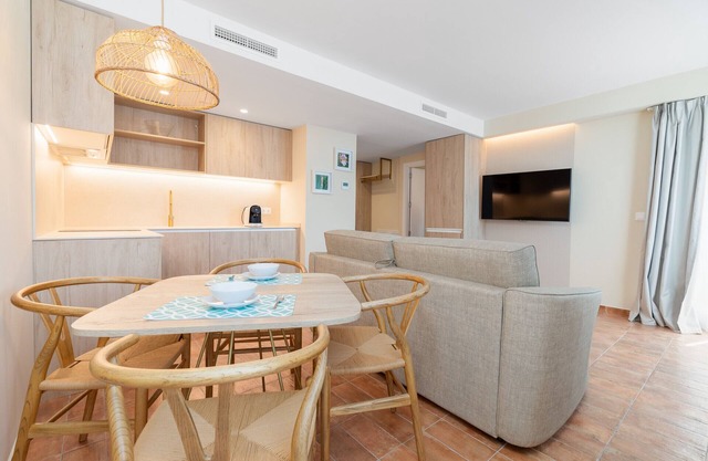 APARTAMENTOS LAS CIENCIAS H. WIFI+ AIRE ACONDICIONADO+BALCON
