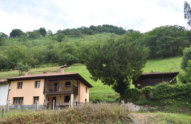 APARTAMENTOS RURALES BUXIL