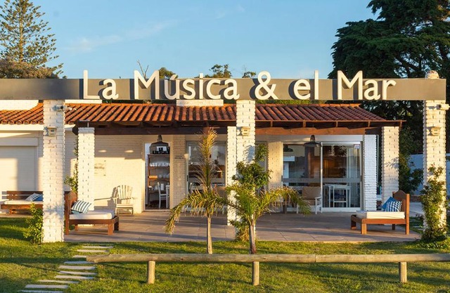 Aparthotel la Música y el Mar