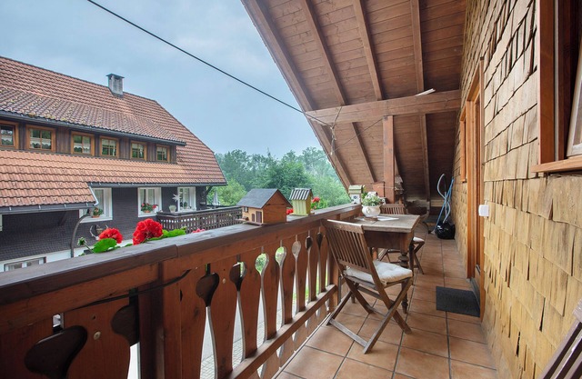 Apartment 'Ferienwohnung Meisenhüsli' with Private Terrace, Shared Garden and Wi-Fi