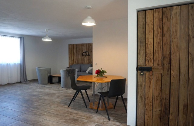 Apartment '2' with Private Terrace and Wi-Fi