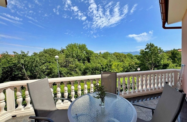 Apartment 250 m from sea, balcony, private parking, BBQ
