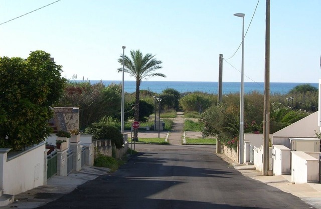 APARTMENT 50 MT FROM THE PESCOLUSE BEACH