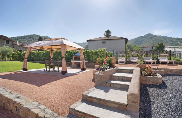 Apartment "Agriturismo Il Borgo - Ulivo" with Private Terrace and Wi-Fi