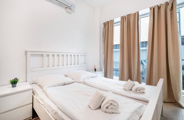 Apartment 'Aldars 9' with Private Terrace, Wi-Fi and Air Conditioning