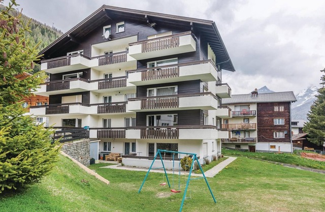 Apartment Alouette CXVll is renovated in 2015 and is located on the 3rd floor of the apartment build