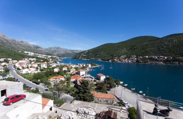 Apartment Any - One Bedroom Apartment with Terrace and Sea View