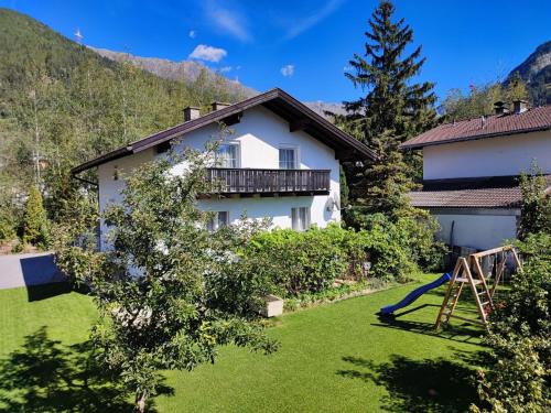 Apartment Apart Patricia - PTZ100 by Interhome