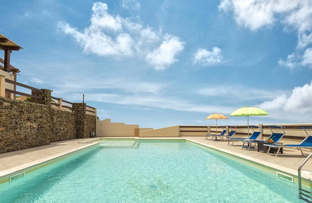 Apartment "Appartamento Tre Posti" with Sea View, Pool, Wi-Fi, Garden & Terrace