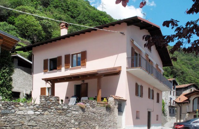 Apartment Artis (GRV249) in Gravedona - 4 persons, 2 bedrooms