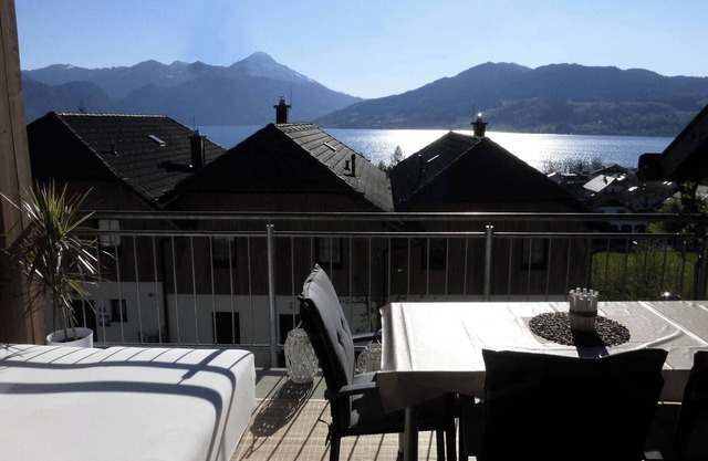 Apartment With Amazing Lake- and Mountain View