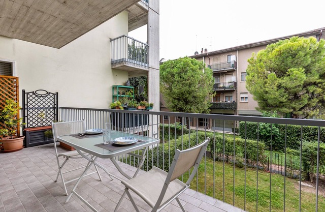Apartment 'Bed Smile Valeggio' with Shared Terrace, Wi-Fi and Air Conditioning