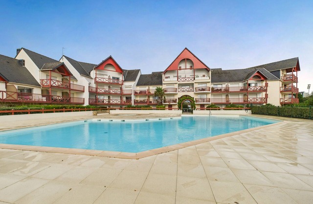 Apartment - balcony with view - swimming pool