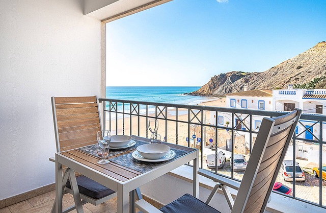 Apartment 'Beach Apt 1' with Sea View, Wi-Fi and Air Conditioning