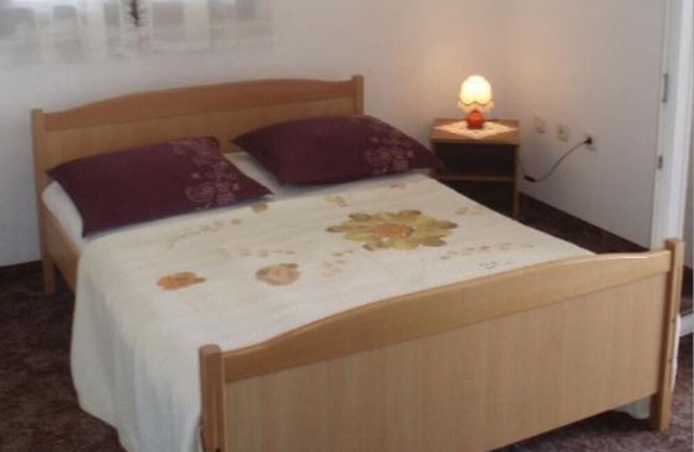 Apartment Biserka - 50 m from beach : A4(6) - Okrug Gornji, Island Ciovo, Croatia