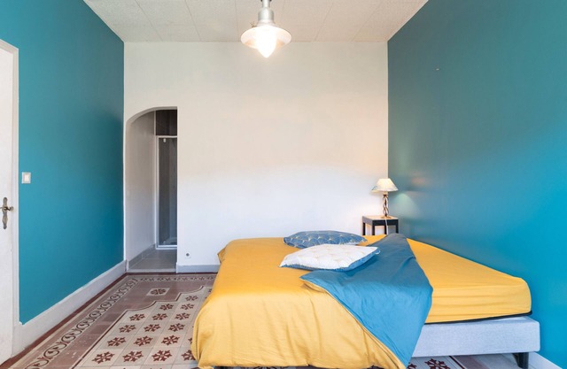 Apartment 'Bleue' with Shared Terrace, Shared Garden and Wi-Fi