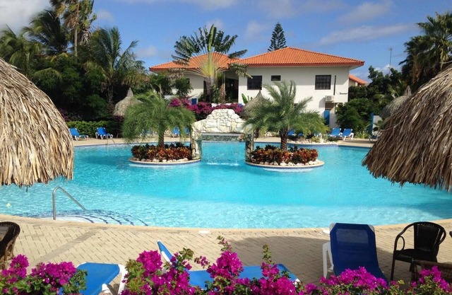Apartment BonBininaCuracao Large swimming pool on guarded tropical resort