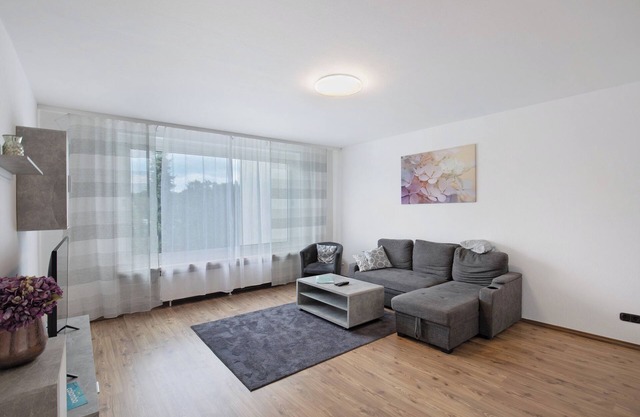 Apartment 'Bruchköbel 4 Auch Für Monteure' with Balcony and Wi-Fi