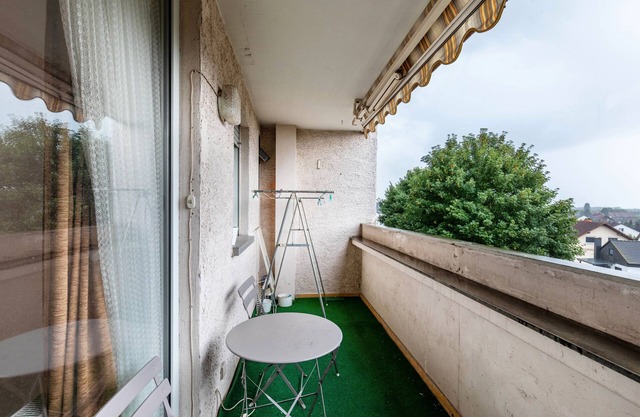 Apartment 'Bruchköbel 5' with Balcony and Wi-Fi
