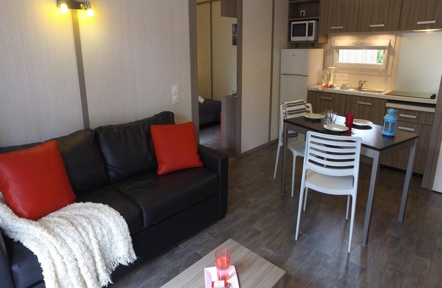 Apartment by Opal Coast Beach with Pool Access