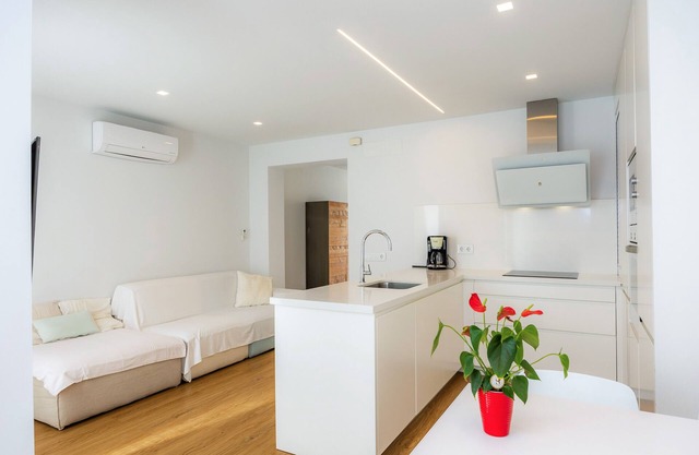 Apartment 'Ca Na Tonina Ref 7000' with Private Terrace, Wi-Fi and Air Conditioning