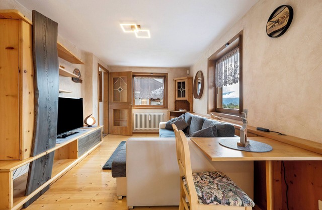 Apartment 'Casa Elisabeth' with Mountain View, Shared Garden and Balcony
