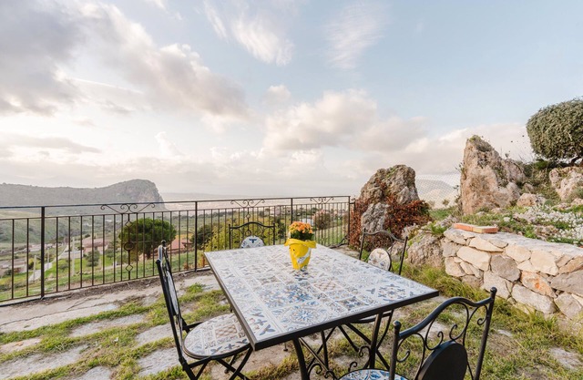 Apartment 'Casa Lucia Borgetto' with Sea View, Wi-Fi and Air Conditioning