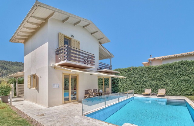 Apartment 'Casa Smaragdi A' with Sea View, Wi-Fi and Air Conditioning
