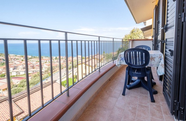 Apartment 'Casa Vista Mare' with Sea View, 2 Balconies & Wi-Fi