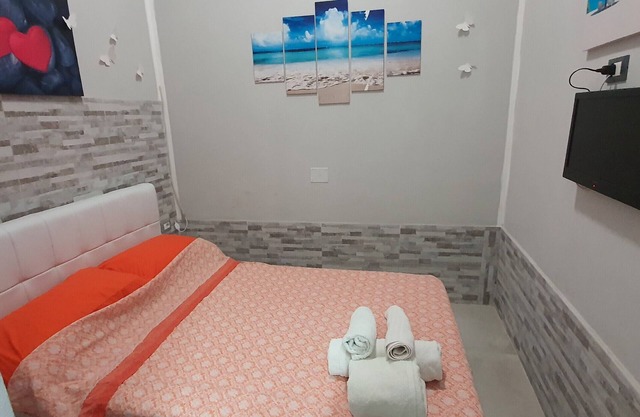 Apartment 'Centro Di Alcamo' with Balcony, Wi-Fi and Air Conditioning
