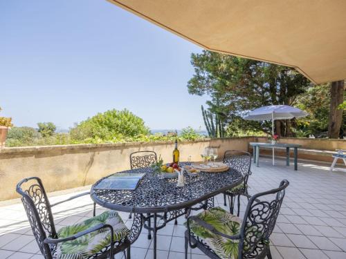 Apartment Cicladi Milos by Interhome