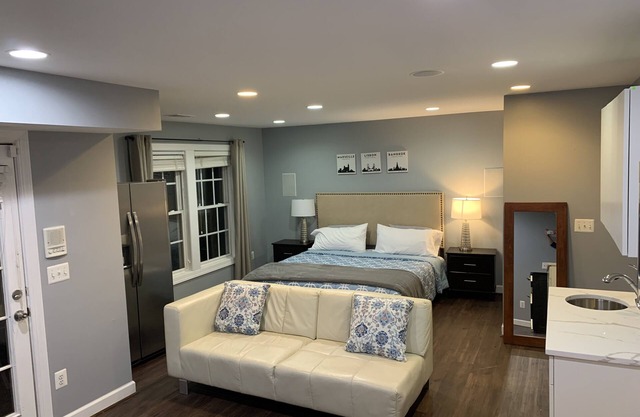 Apartment close to DC and public transportation.