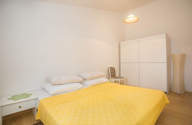 Apartment Complex Katica / One-Bedroom Apartment Katica II on the First Floor