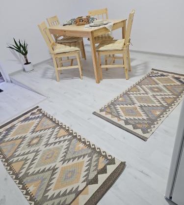 Apartment cu bun gust, parcare publica fără plata, Self Non Stop check in, zona linistita