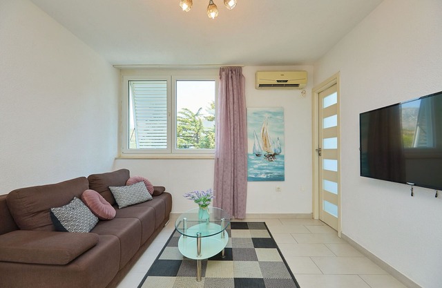 Apartment D&L - Two Bedroom Apartment, Sleeps 3