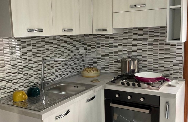 Apartment 'Da Nonna Lucia' with Private Terrace, Wi-Fi and Air Conditioning