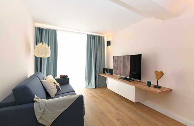 Apartment 'Das Schiefe Haus Whg St Peter' with Shared Terrace and Wi-Fi