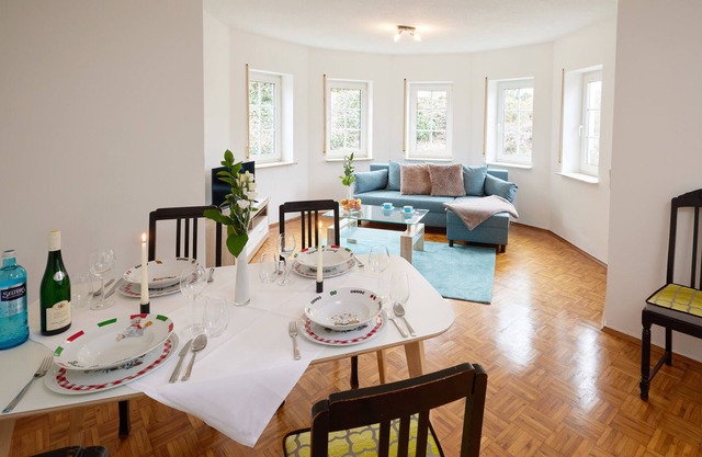 Apartment 'Die Landgräfinnen' with Shared Terrace, Shared Garden and Wi-Fi