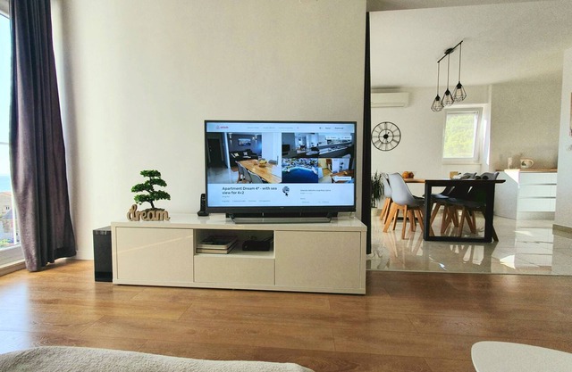 Apartment Dream 4* sea view for 4+2 people