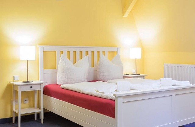 Apartment-Ensuite with Shower-Schloss Freudenstein
