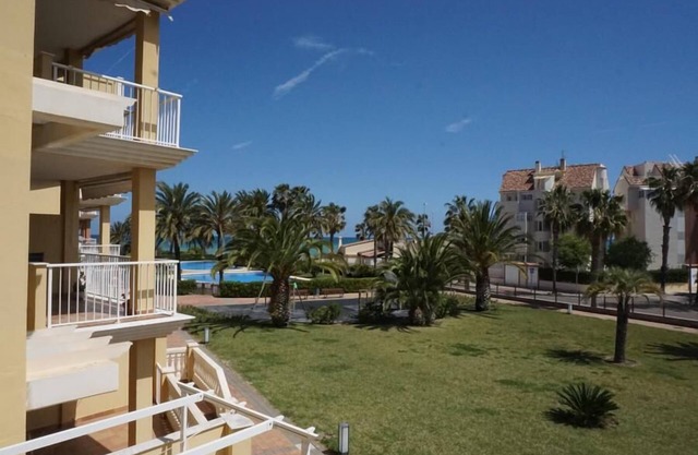 Apartment ESTRELLA DEL MAR I on the beachfront in Denia