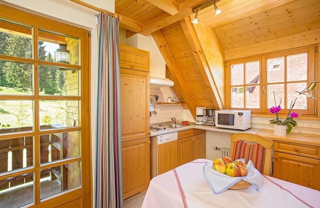 Apartment 'Ferienwohnung Sonne, 35qm' with Mountain View, Shared Terrace and Wi-Fi